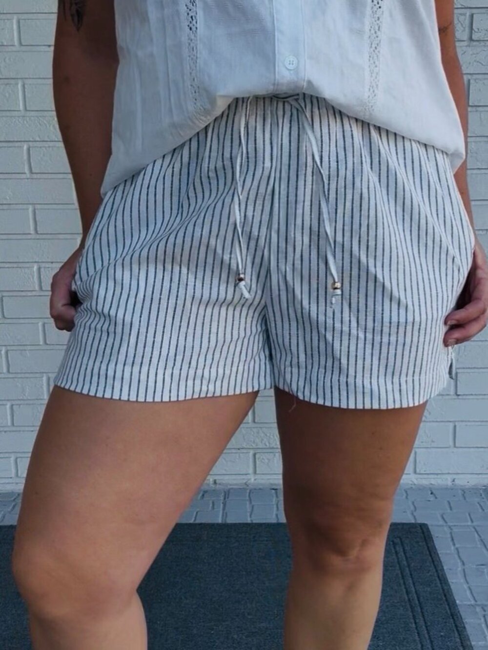 Linen Shorts - Picture 2 of 3